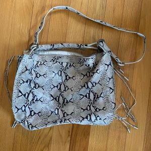 6126 Snakeskin Shoulder Bag Black/White